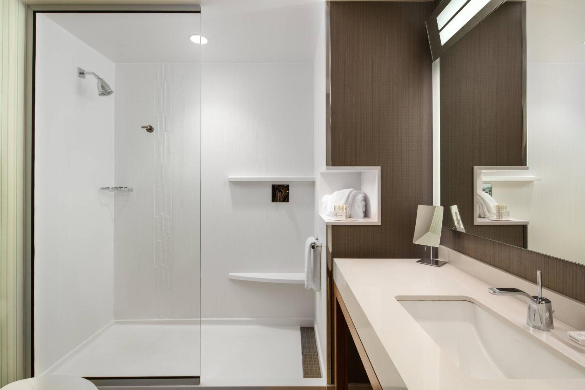 מלון Courtyard By Marriott Erie Bayfront מראה חיצוני תמונה
