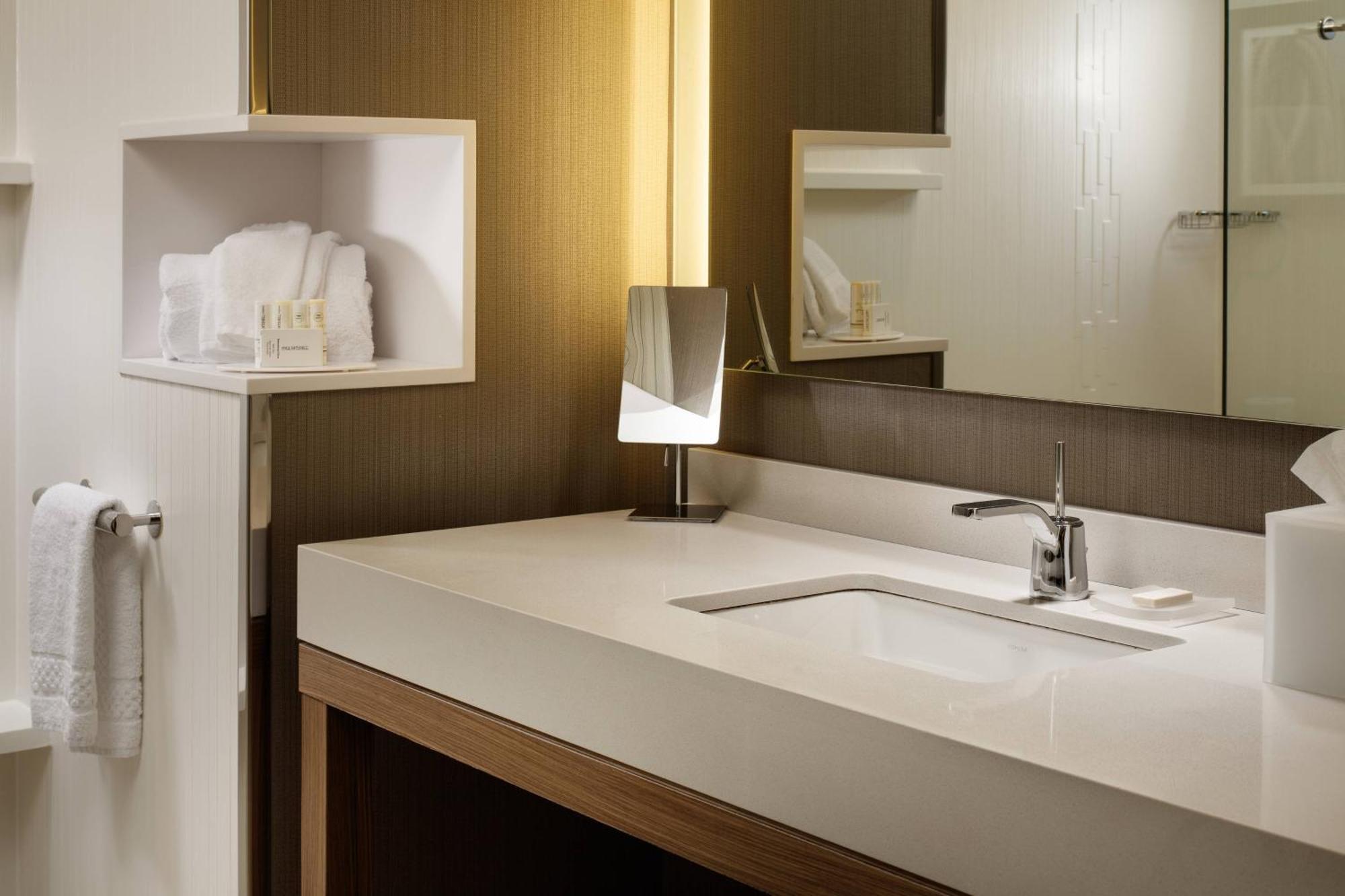 מלון Courtyard By Marriott Erie Bayfront מראה חיצוני תמונה